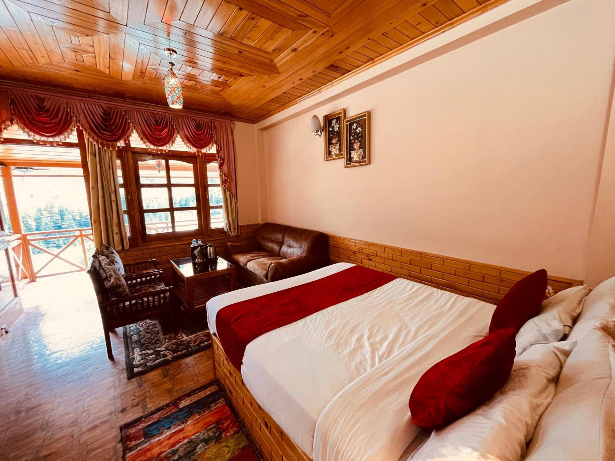 Hotel Hollywood - Scenic River & Mountain View With Premium Manali (Himachal Pradesh)